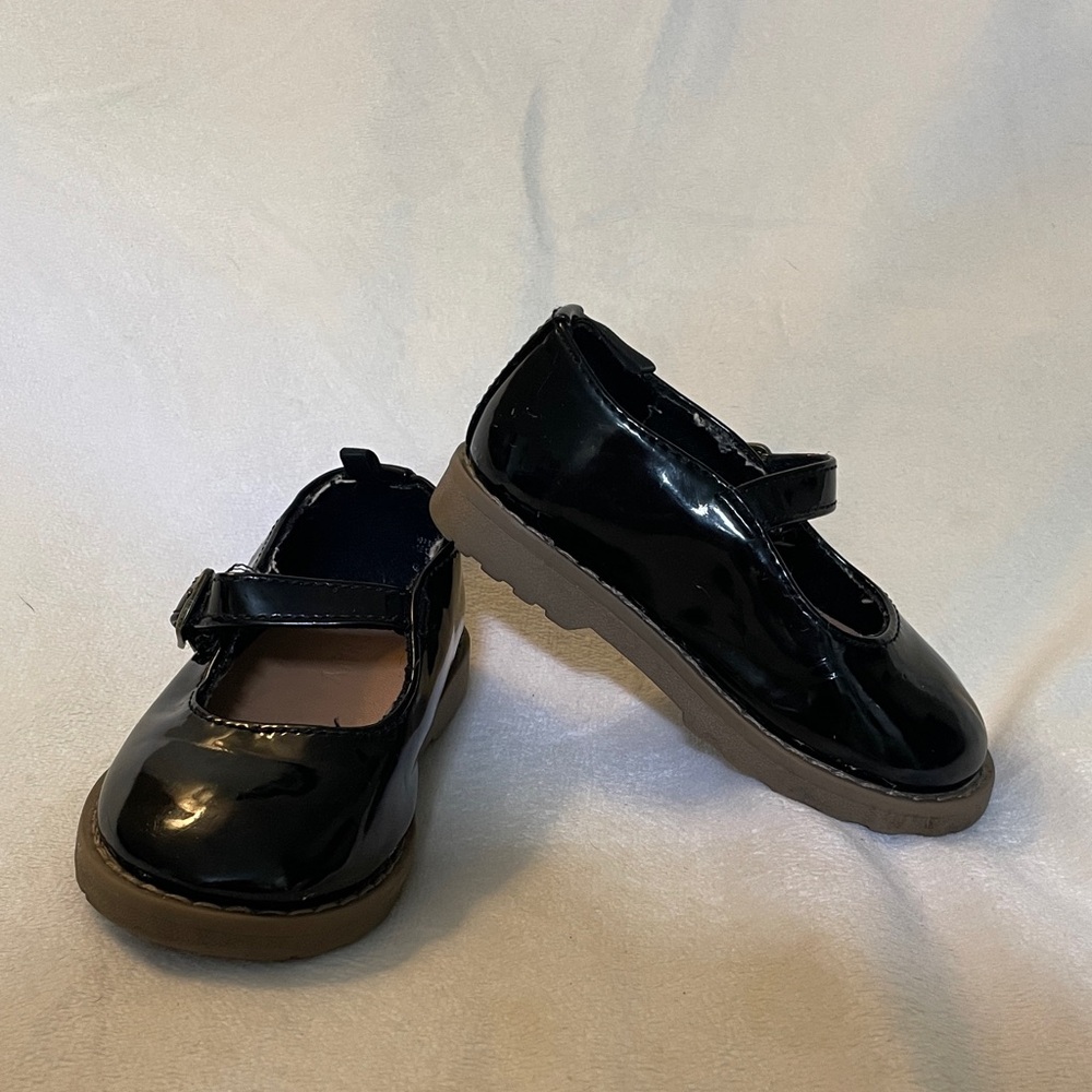 ⭐️Old Navy Black Patent Kids Dress Shoes